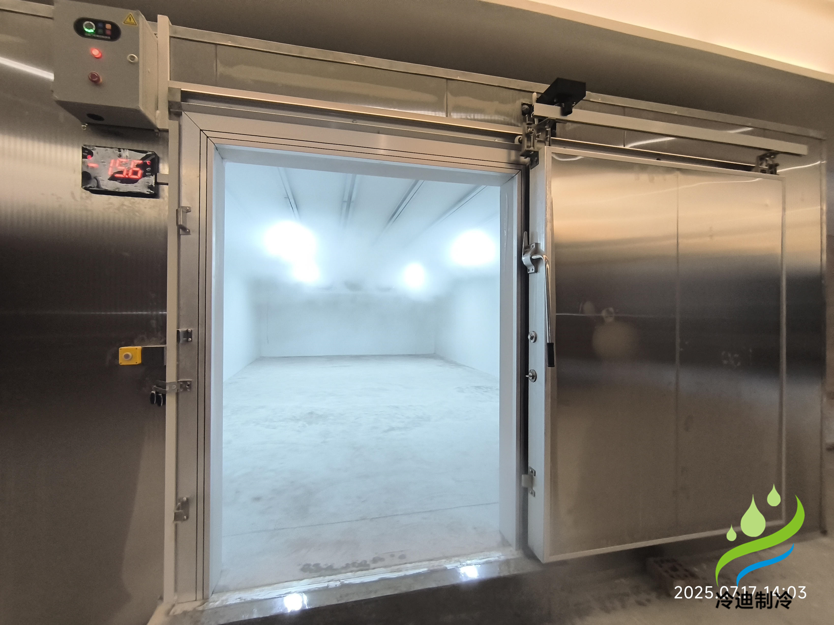 浙江年年紅集團(tuán)1000立方相變蓄冷節(jié)能冷庫案例(圖4) 相變蓄冷不銹鋼冷庫